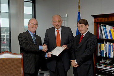 Barcelona (Spain) - On Monday 21 January 2008, BEDA President Michael Thomson (UK) and Vice-President, Jan R Stavik (Norway) met with Vice-President of the Commission, Gunter Verheugen at the European Commission in Brussels.