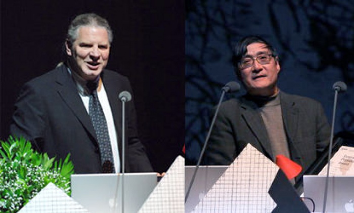 Montreal (Canada) - On 26 October, as part of the opening ceremonies of Xin: Icograda World Design Congress 2009, Don Ryun Chang honoured Pan Gongkai (China) and Robert L. Peters (Canada) with the 2009 President's Award.